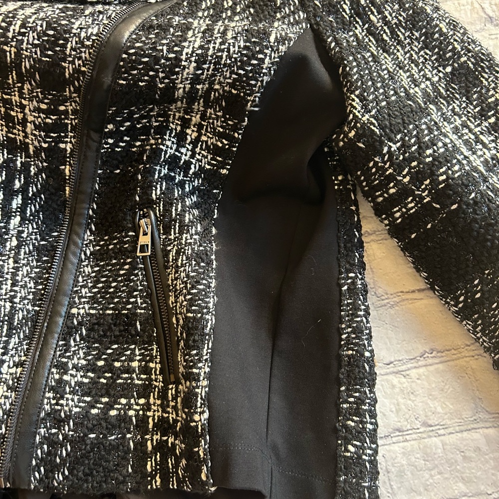 CHICO’S TWEED & FAUX LEATHER MOTO JACKET SILVER TONE HARDWARE WOMEN’S SIZE 1 - Picture 8 of 10